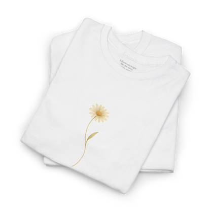 April Daisy Birth Flower Tee | Minimalist Thoughtful Birthday Gift T-Shirt for Her