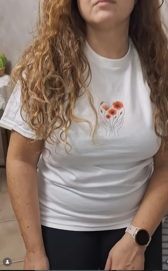 Hands That Held Me Tee | Heart, Hands & Poppy Heartfelt Gift for Mum T-Shirt